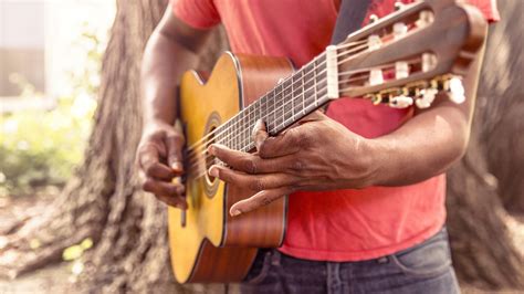 Tuto Pour Jouer De La Guitare - Pourquoi apprendre à jouer de la guitare ? - Musicoguide