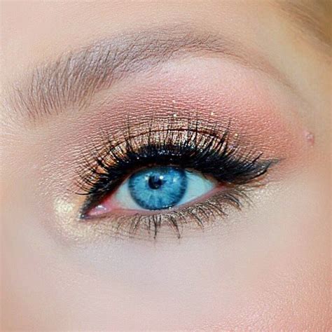 Bronze Glitter Eye Makeup Nude Makeup Gigi Hadidi Inspired Red