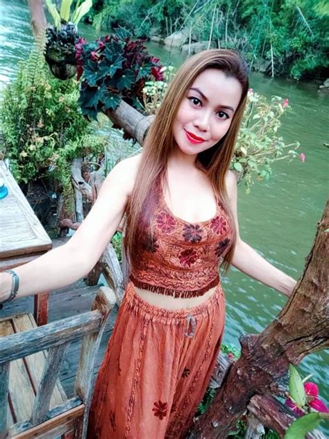 adult vacation for men in thailand with beautiful travel companion and tour guide
