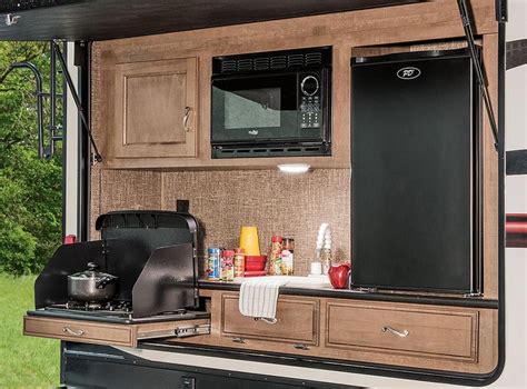 Outdoor kitchens have become an extremely popular outdoor extra for new homes, especially in warmer climates. 33 Comfortable RV Camper Outdoor Kitchen Ideas For Cozy ...