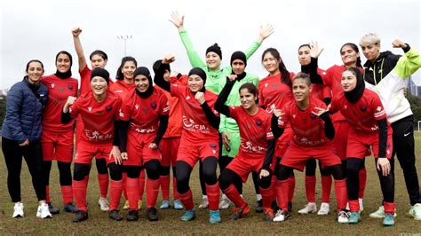 درخواست امریکا برای به رسمیت شناختن تیم فوتبال زنان افغانستان در تبعید Infomigrants