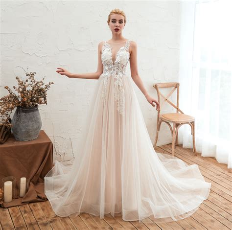 Ivory Backless Wedding Dress Appliques Lace Up Wedding Dresses With Train Bridal Gowns Tulle