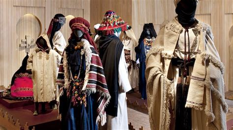 A Fashion History Of The Kaftan Morocco S Traditional Dress