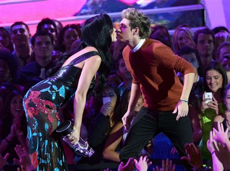 2012 Katy Kissed One Direction And Made Us Eternally Jealous Katy