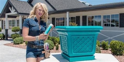 Flip Or Flop Vegas Star Aubrey Marunde Partners With Colorshot For Home