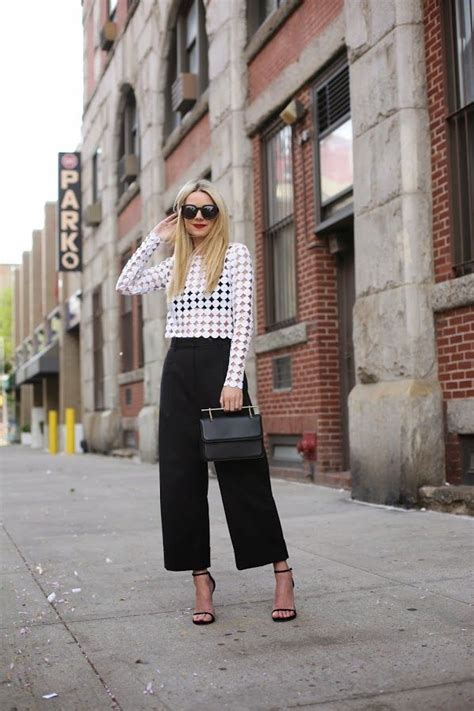 How to wear high rise wide leg jeans… 1. The Ultimate Guide On How To Wear Wide Leg Trousers ...