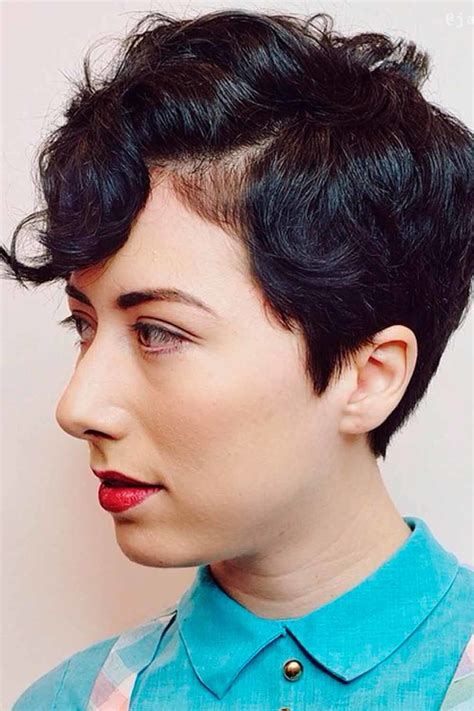 29 Cute And Flattering Curly Pixie Cut Ideas