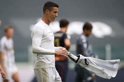 Juventus News Cristiano Ronaldo Slammed For Shirt Throwing Incident