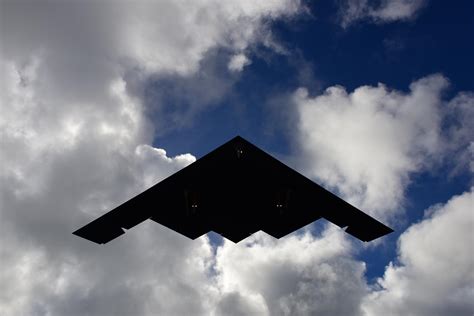 B 2 Stealth Bomber Makes Emergency Landing In Colorado Crew Safe