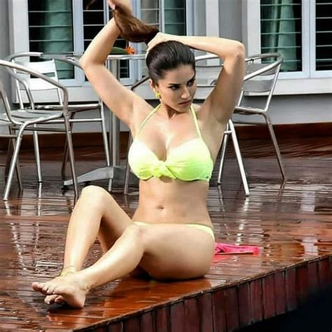Pics Show Why Sunny Leone Is The Hottest And Sexy Actress In The World
