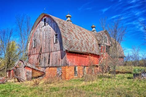12 Beautiful Old Barns In Wisconsin