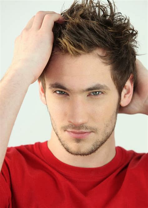 By brushing back the thick hair in the front and middle of your head guys can create a flowing look that prevents simple trendy combed over hairstyle for men. Messy Hairstyles: 20 Best Men's Messy Haircut & Styling It ...