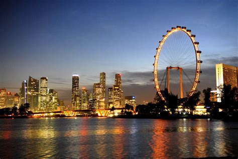 10 Must Visit Buildings In Singapore