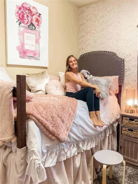 21 Dorm Decor Ideas That We Are Obsessing Over For 2020 By Sophia Lee Pink Dorm Rooms