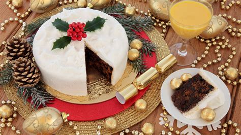 Christmas cake in a mug! Traditional Irish Christmas Dessert Recipes : This traditional irish pudding is made using ...