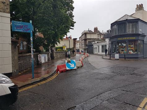 Brighton and Hove News » Work starts on widening city centre pavements
