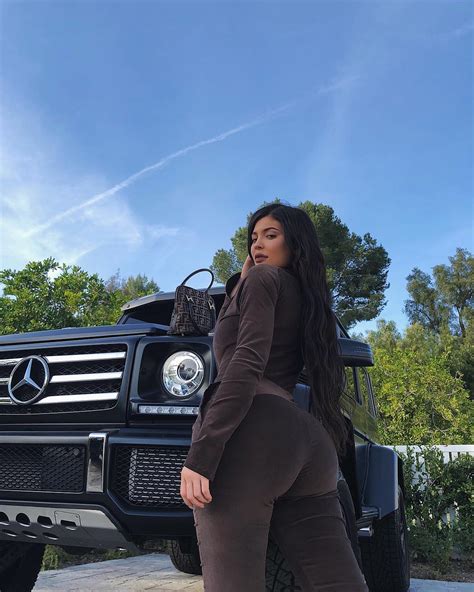 Kylie Jenner Flaunts Curves In Sexy Butt Flaunting Photo Celebrities