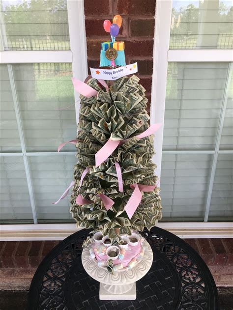 To look its best, money trees need bright light, but they'll adapt to moderate light okay, too. Best 25+ Money trees ideas on Pinterest | Funny xmas gifts, Creative christmas gifts and DIY ...
