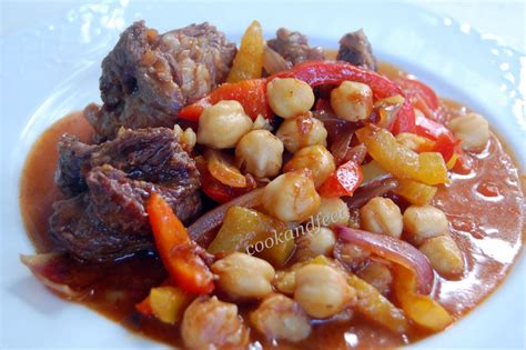 Beef With Peppers And Chickpeas Cook