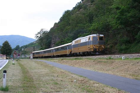 Führerstandsmitfahrt wachaubahn emmersdorf krems a d donau cab ride 2043. Österreich-Urlaub Teil 3: „Reblaus-Express" und „Wachaubahn"