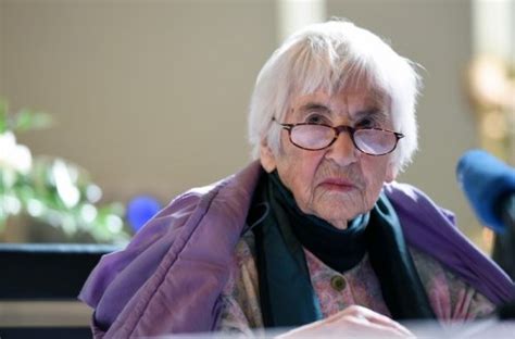 Eine jüdische jugend in den zeiten der verfolgung. Pourquoi Esther Bejarano, survivante d'Auschwitz, soutient ...