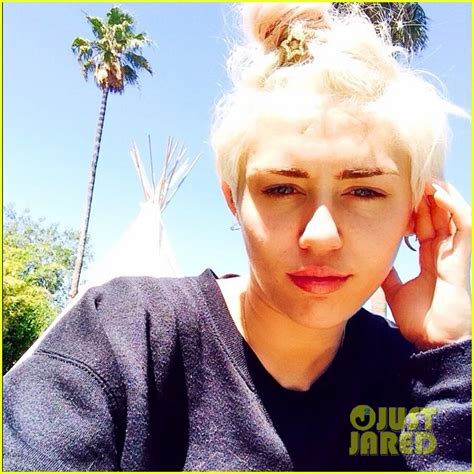 Miley Cyrus Shows Off Shrine To Her Late Dog Floyd See It Here
