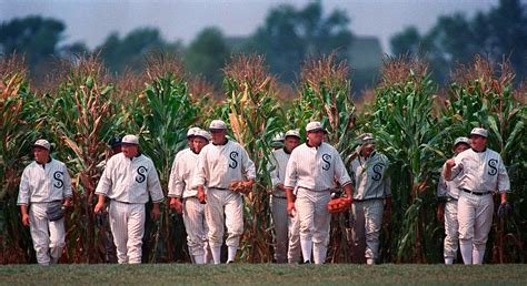 Field Of Dreams Inspired By 1989 Film Mlb Makes Iowa Debut New York