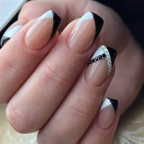 Френч двухцветный Classy Nail Designs Rhinestone Nails Manicure