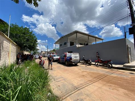 Mulher é encontrada morta seminua dentro de casa em Manaus suspeito