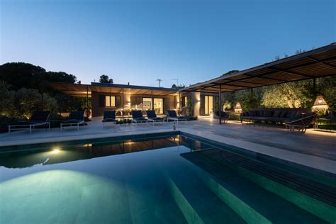 Secluded Lush Mansion with a Private Swimming Pool - Home Rental in Avola