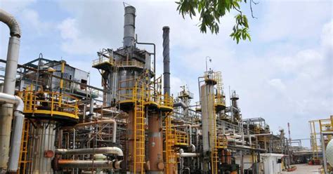 Una cortina de humo negro que ayer salía de la refinería de barrancabermeja generó preocupación en la. Ecopetrol invirtió US4.000 millones en Refinería de ...