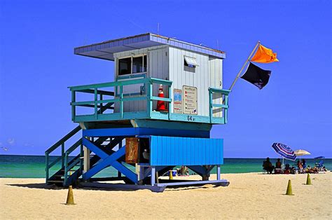 Lifeguard Tower Photograph By Andres Labrada