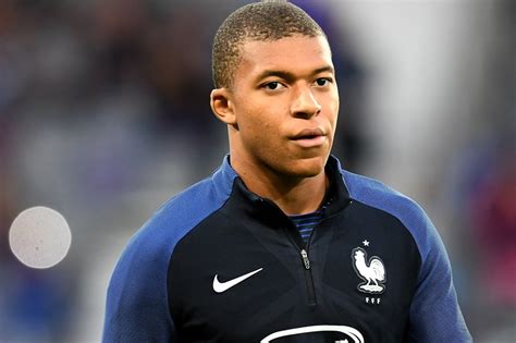 Gareth bale spurs exclusive, grealish signs new contract, mbappe to cost just £111m next summer. PSG: pourquoi Mbappé a choisi le n°29