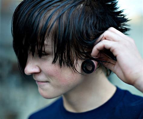 35 Magnificent Emo Hairstyles For Guys Slodive