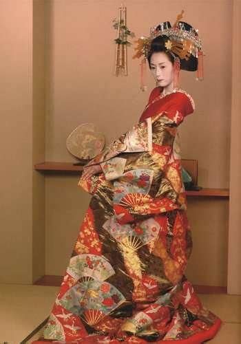 История кимоно Японские гейши Азиатская мода Традиционные платья