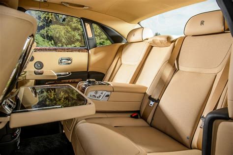 Rolls Royce Ghost Interior5 Mega