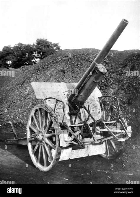 German Howitzer Gun Hi Res Stock Photography And Images Alamy