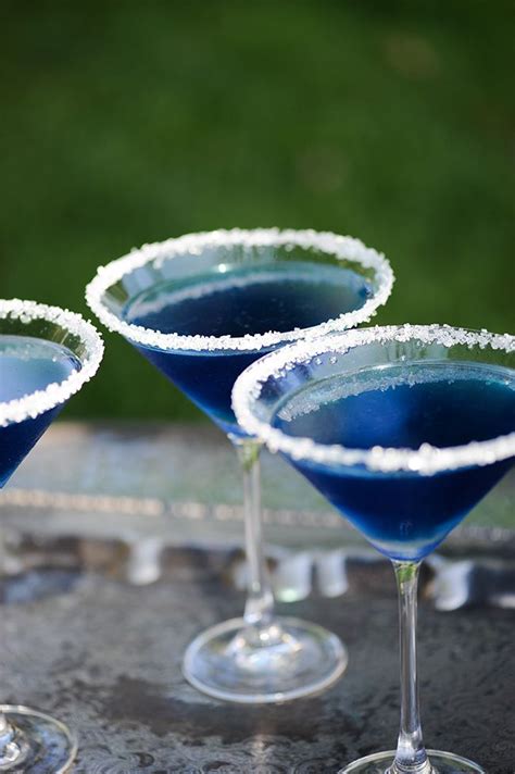 How To Make A Dazzling Blue Martini Royal Blue Martini Recipe