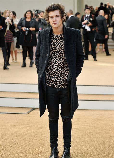 Vote Harry Styless Most Iconic Fashion Moments Of All Time Playbuzz