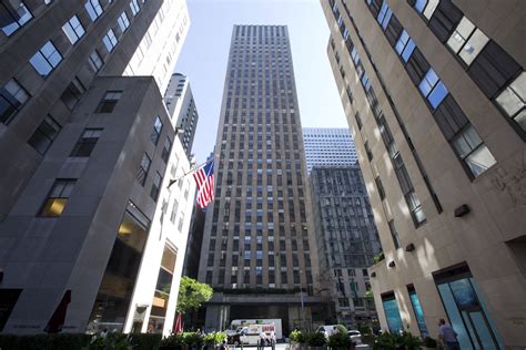 Wework Is Joining Airbnb At Rxr Realtys 75 Rockefeller Center Tower