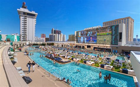 Las Vegas Hotel Pools Warned About Social Distancing Las Vegas Review