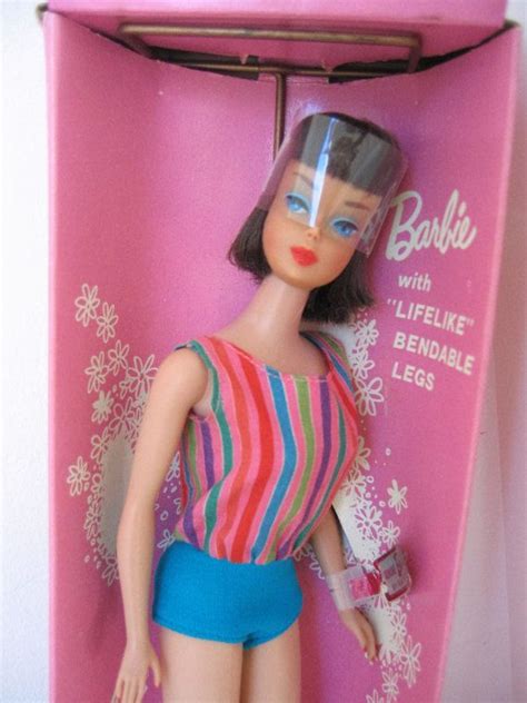 1967 High Color Brunette American Girl Barbie Mib 1070 Fille Américaine Choses De Fille