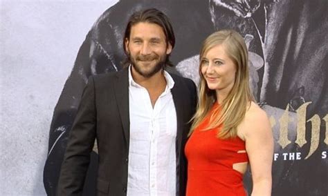 Zach McGowan Bio Married Wife Net Worth Salary Ethnicity