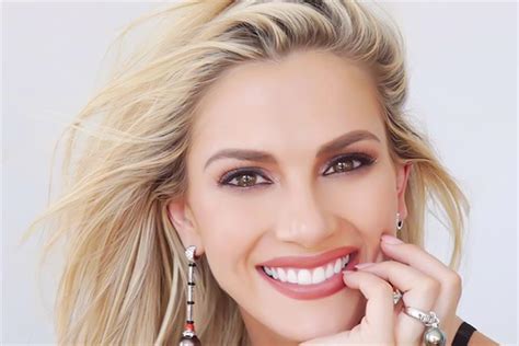 Sarah Rose Summers Departs For Bangkok To Begin Her Journey In Miss