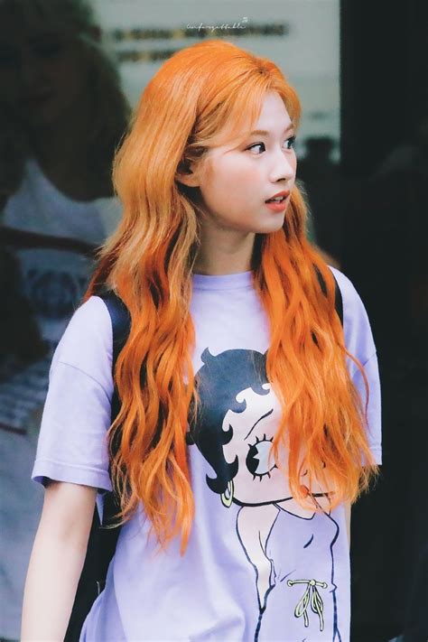 Twice Sana 200612 Music Bank Em 2020 Kpop Feminino Cabelo Cabelo