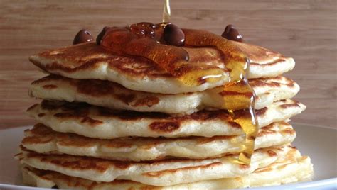 Supports bones, joints & gut health: Banana Chocolate Chip Collagen Protein Pancakes - Further Food
