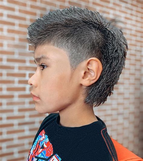 With the #4 size, you can start to get a brush or crew cut, which are similar to a buzz cut but include a skin fade on the sides and longer hair on top. Men's Hair, Haircuts, Fade Haircuts, short, medium, long ...
