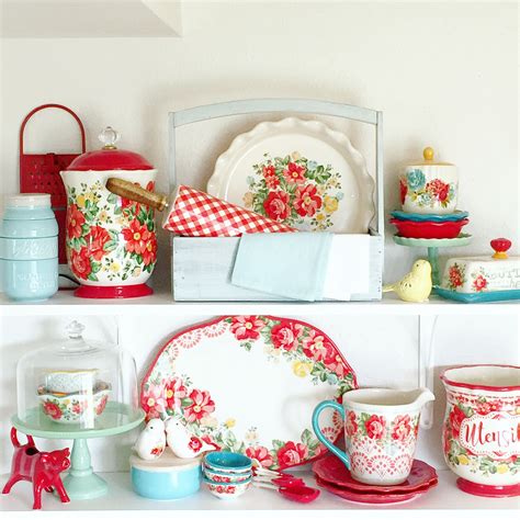 Make your meals more memorable and inviting with the pioneer woman vintage floral braided placemat.</p> <p>meet ree:</p> <p>ree drummond is a ny times best selling author, tv personality, social media phenom, and the woman behind the popular pioneer woman lifestyle blog that started it all. My Pioneer Woman Vintage Floral Collection | Pioneer woman ...