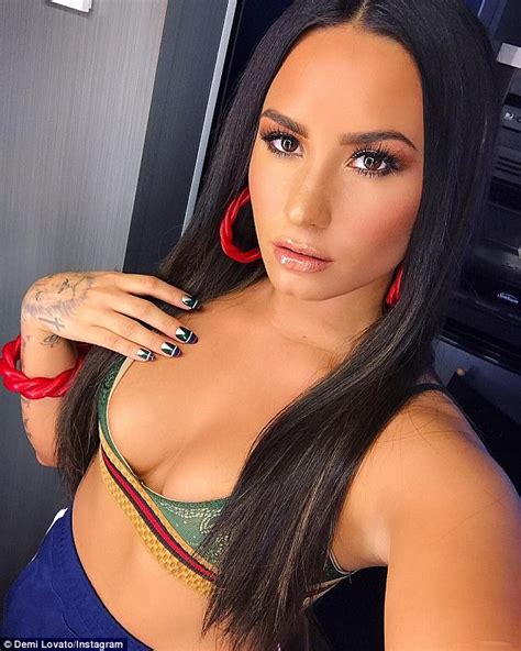 Demi Lovato Flaunts Cleavage In Green Gucci Bralette Daily Mail Online
