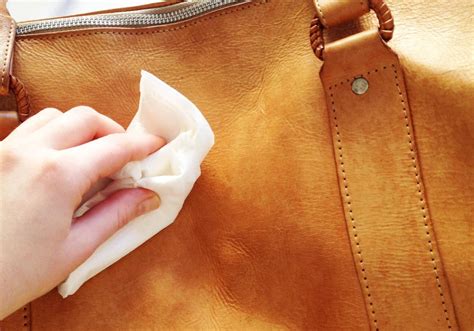 Tip How To Maintain Of Your Leather Bag Bolsos De Cuero Bolso De Cuero Limpieza De Bolsos